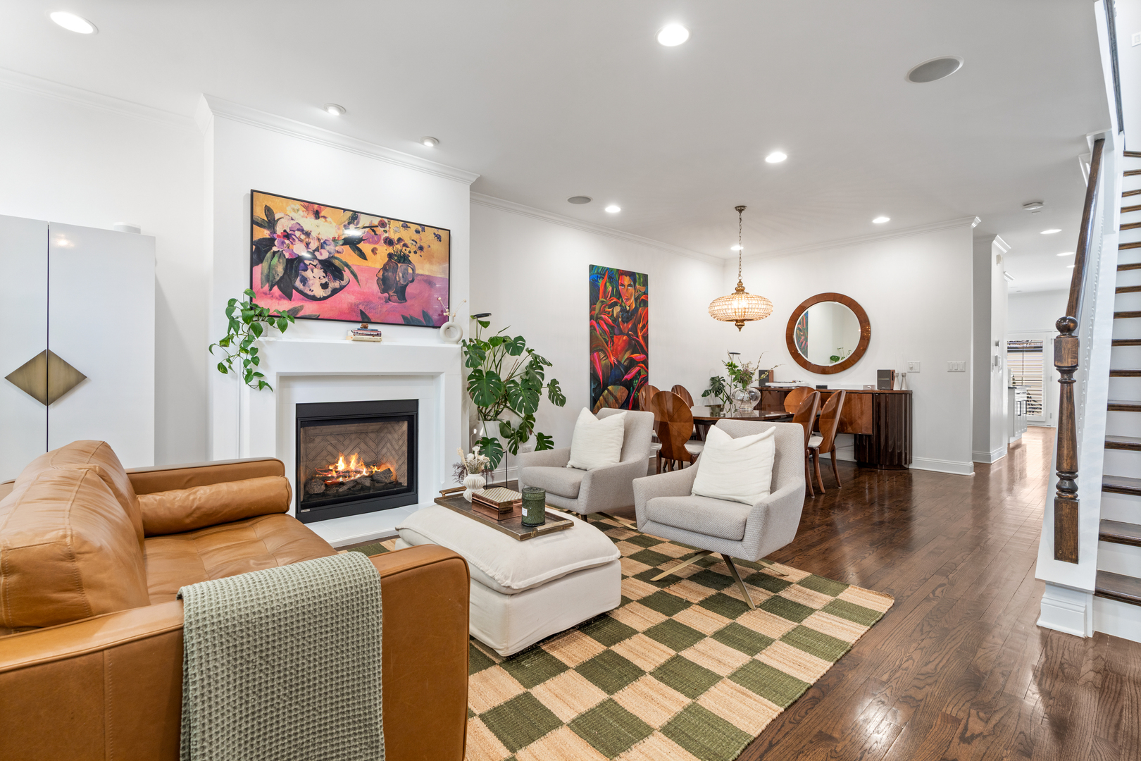 2131 W Dickens Avenue, Chicago, IL