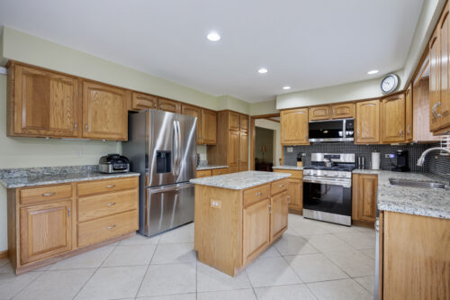 8903 Vail Lane, Woodridge, IL