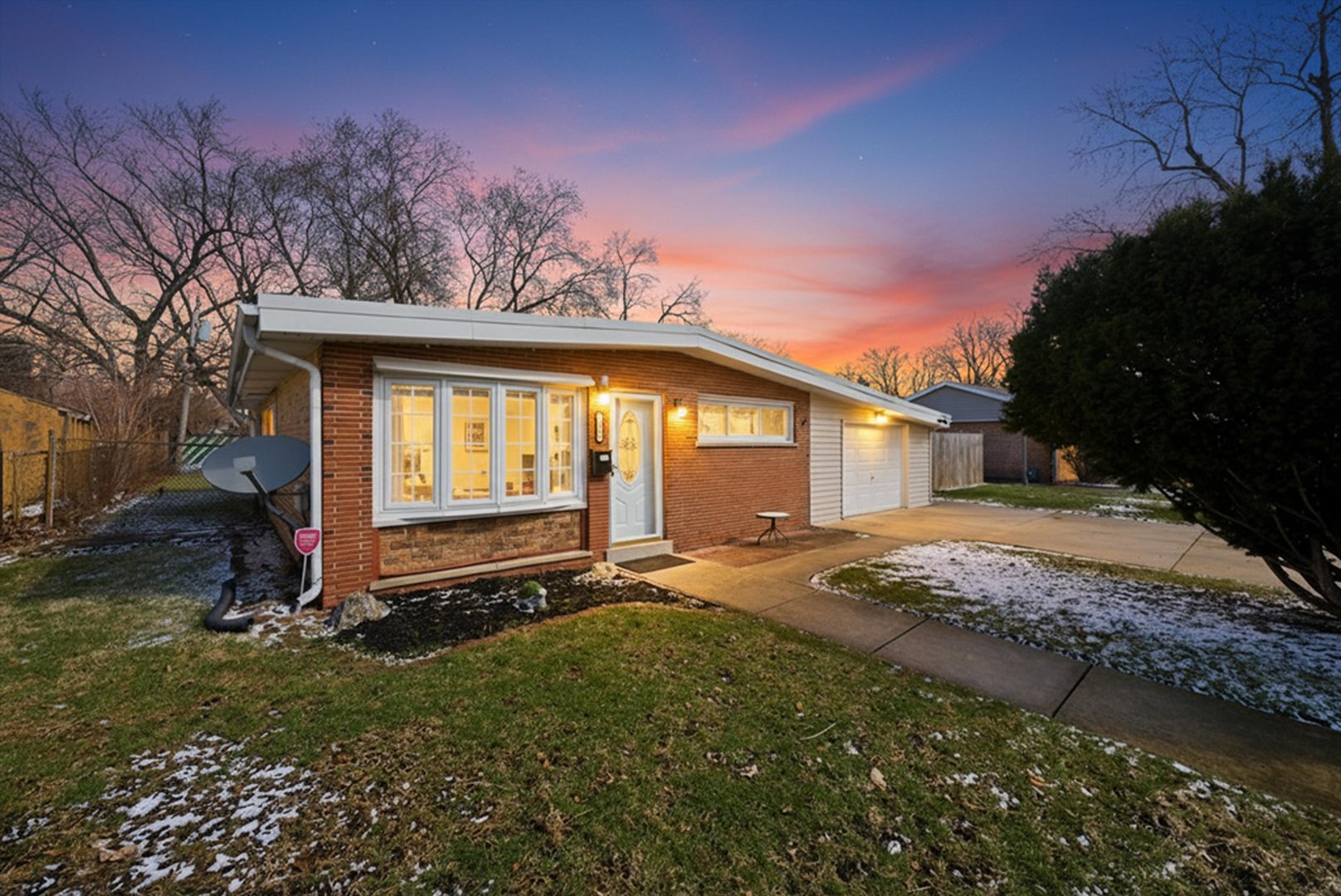 7932 W 98th Place, Hickory Hills, IL