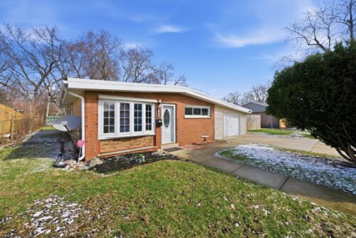 7932 W 98th Place, Hickory Hills, IL