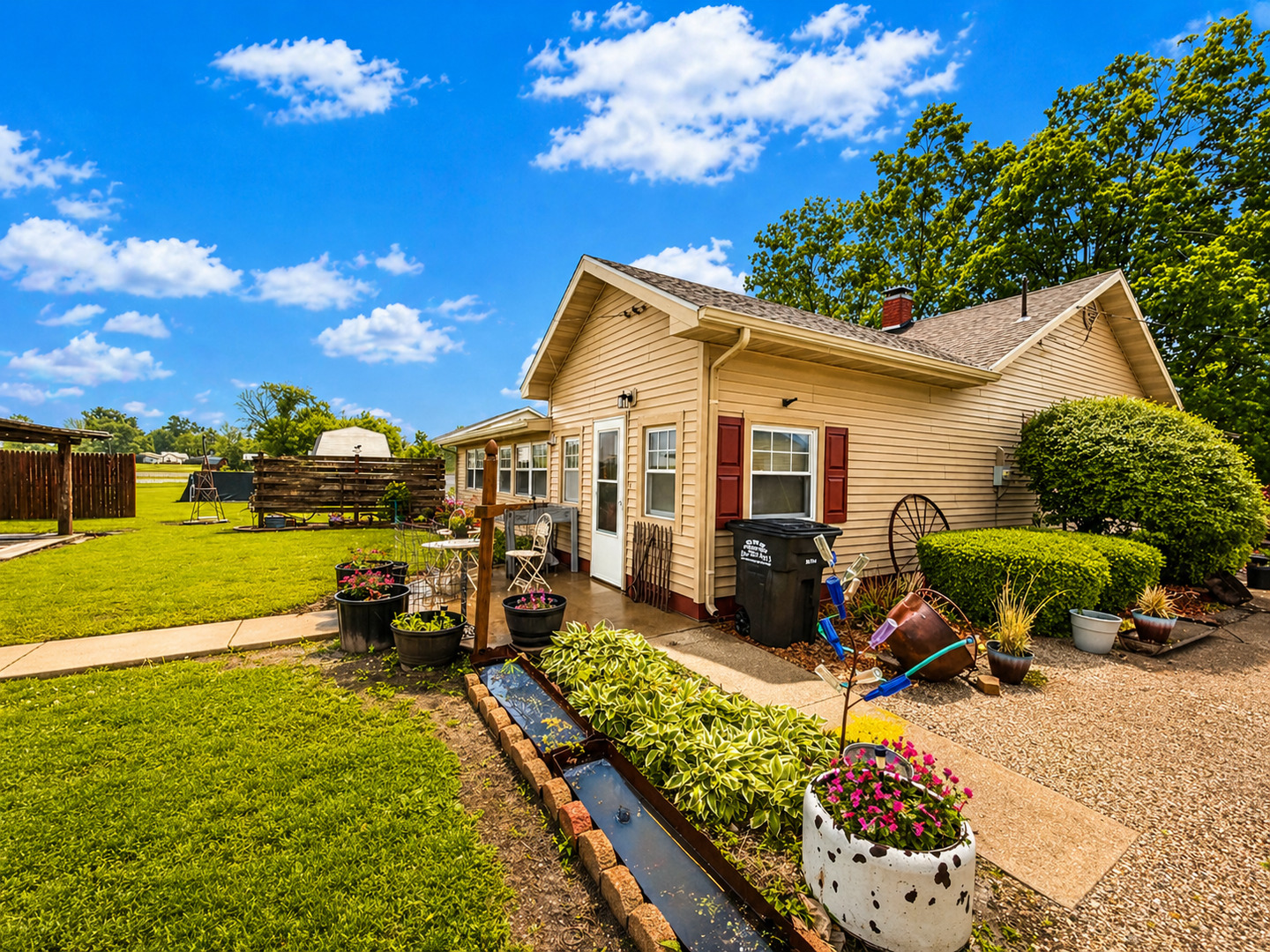 310 N Poplar Street, Farina, IL