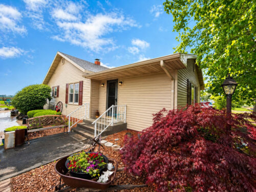 310 N Poplar Street, Farina, IL