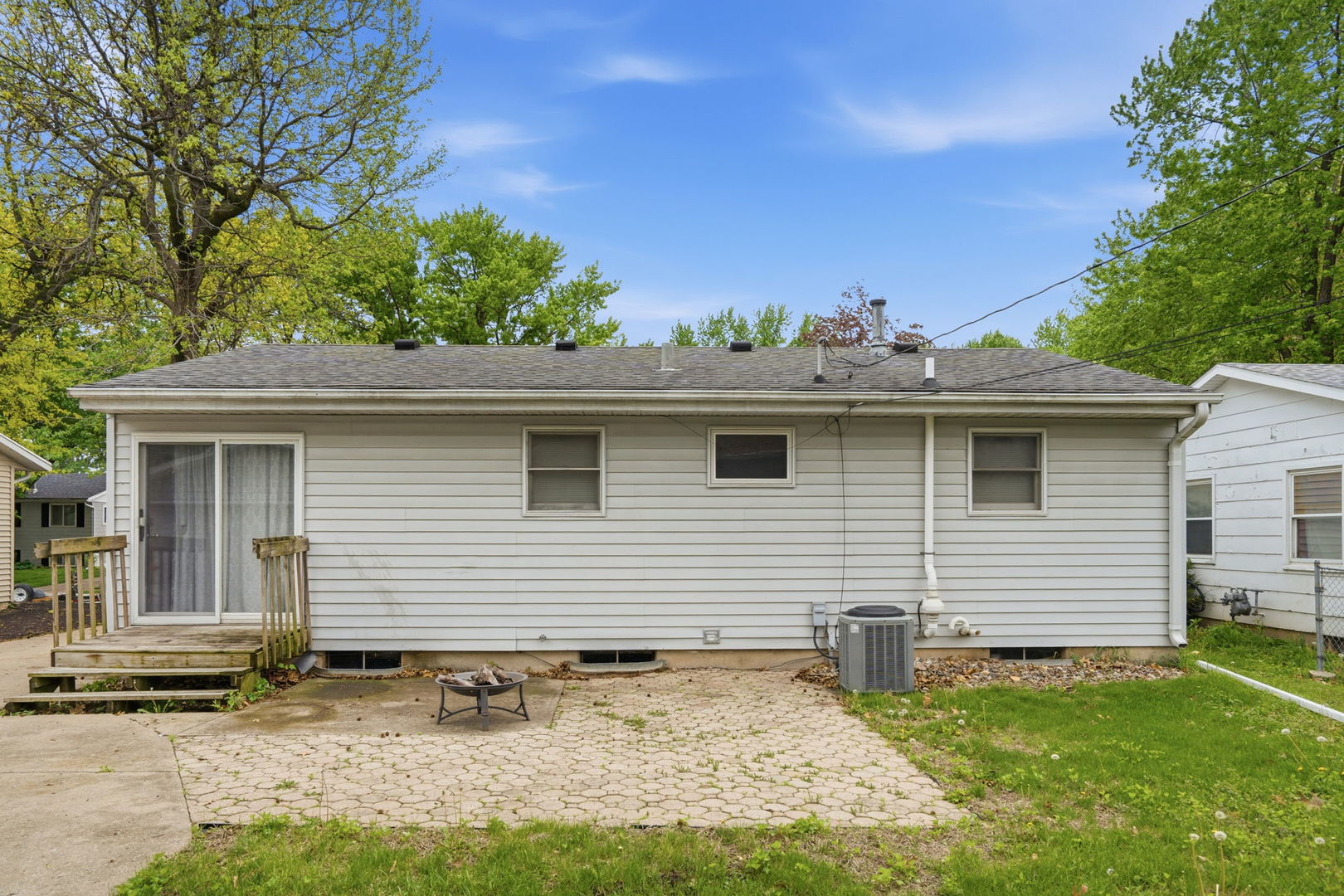 3323 Kimberly Downs Road, Davenport, IA