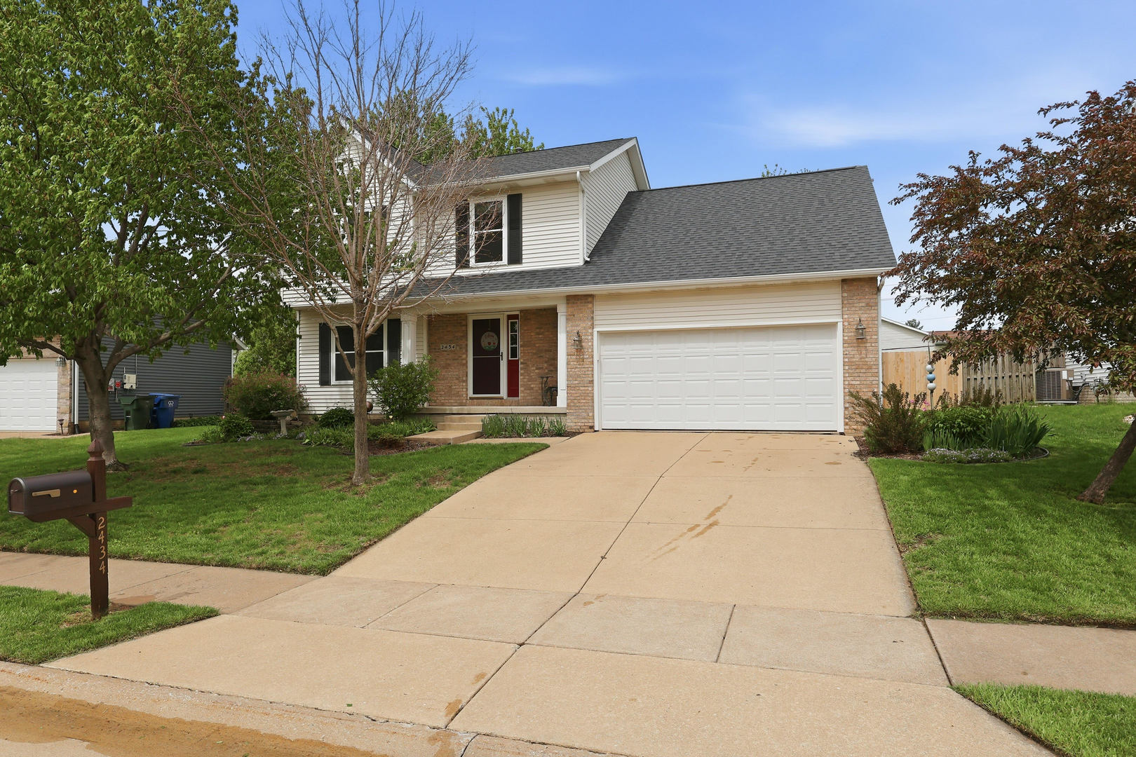 2434 W 62nd Street, Davenport, IA