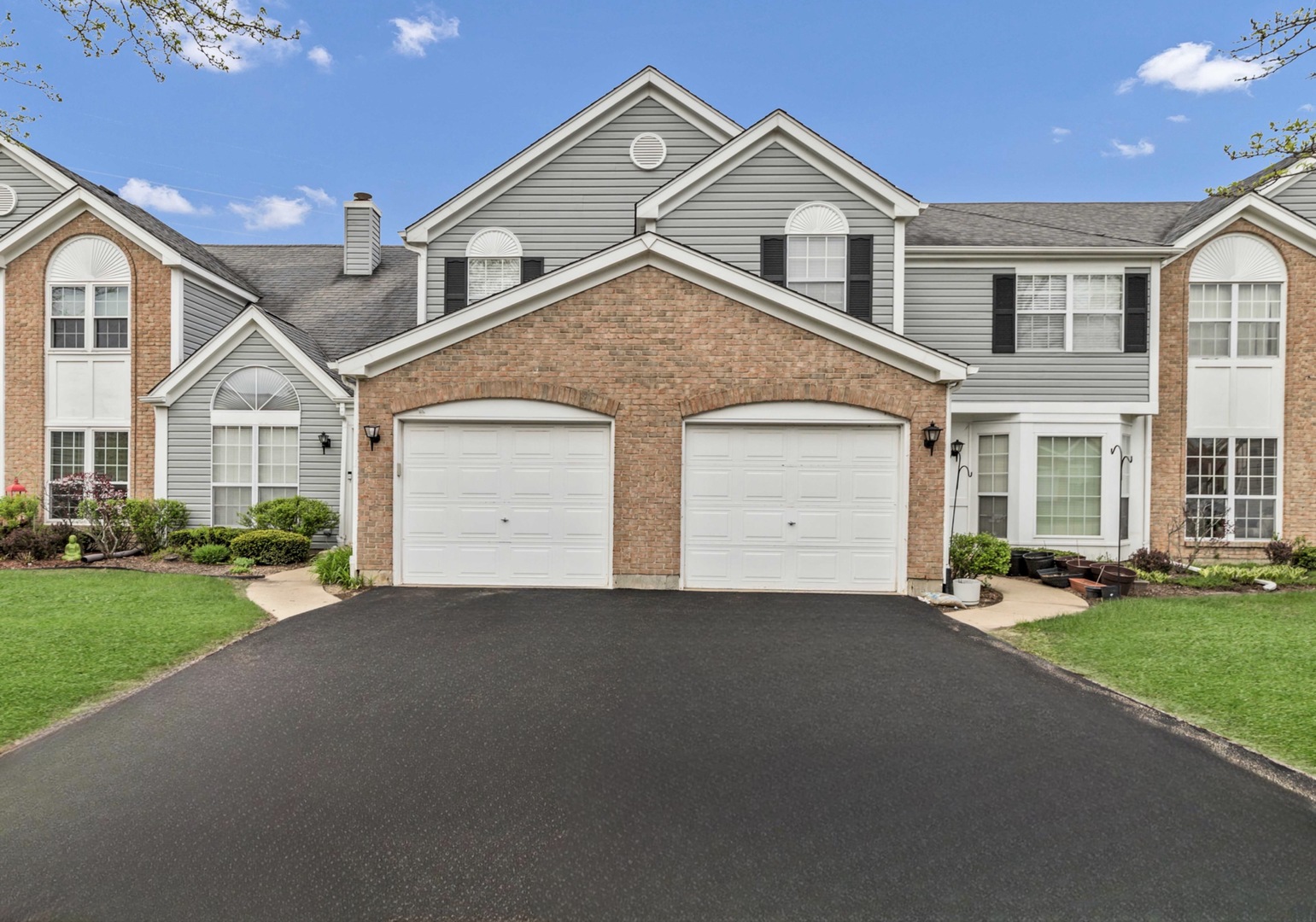 5903 Delaware Avenue, Gurnee, IL