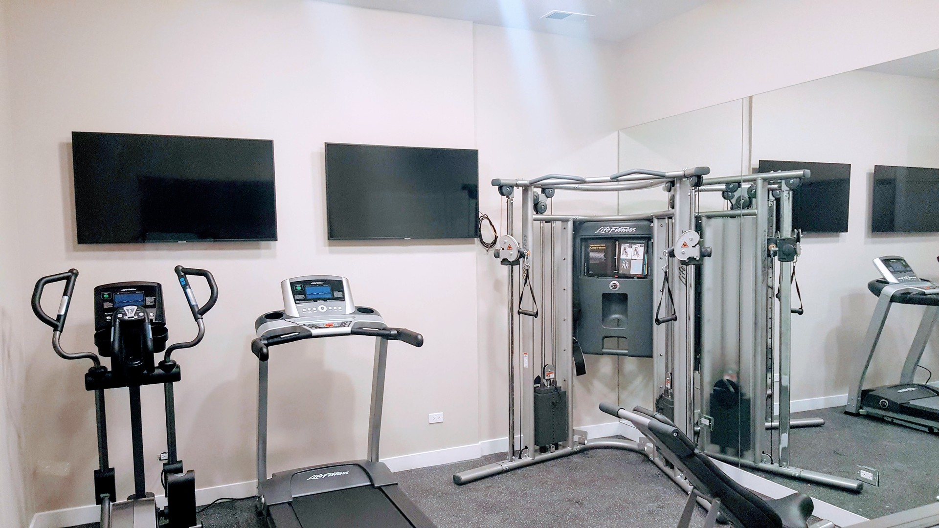 1409 W Diversey Parkway #207, Chicago, IL