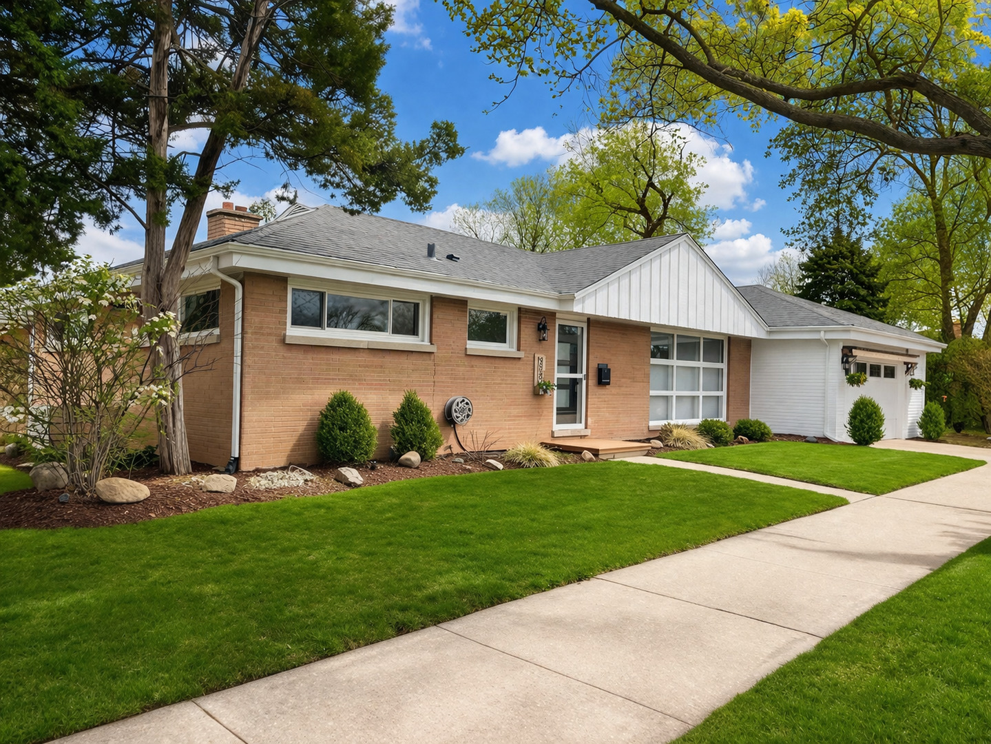 6803 N KEELER Avenue, Lincolnwood, IL