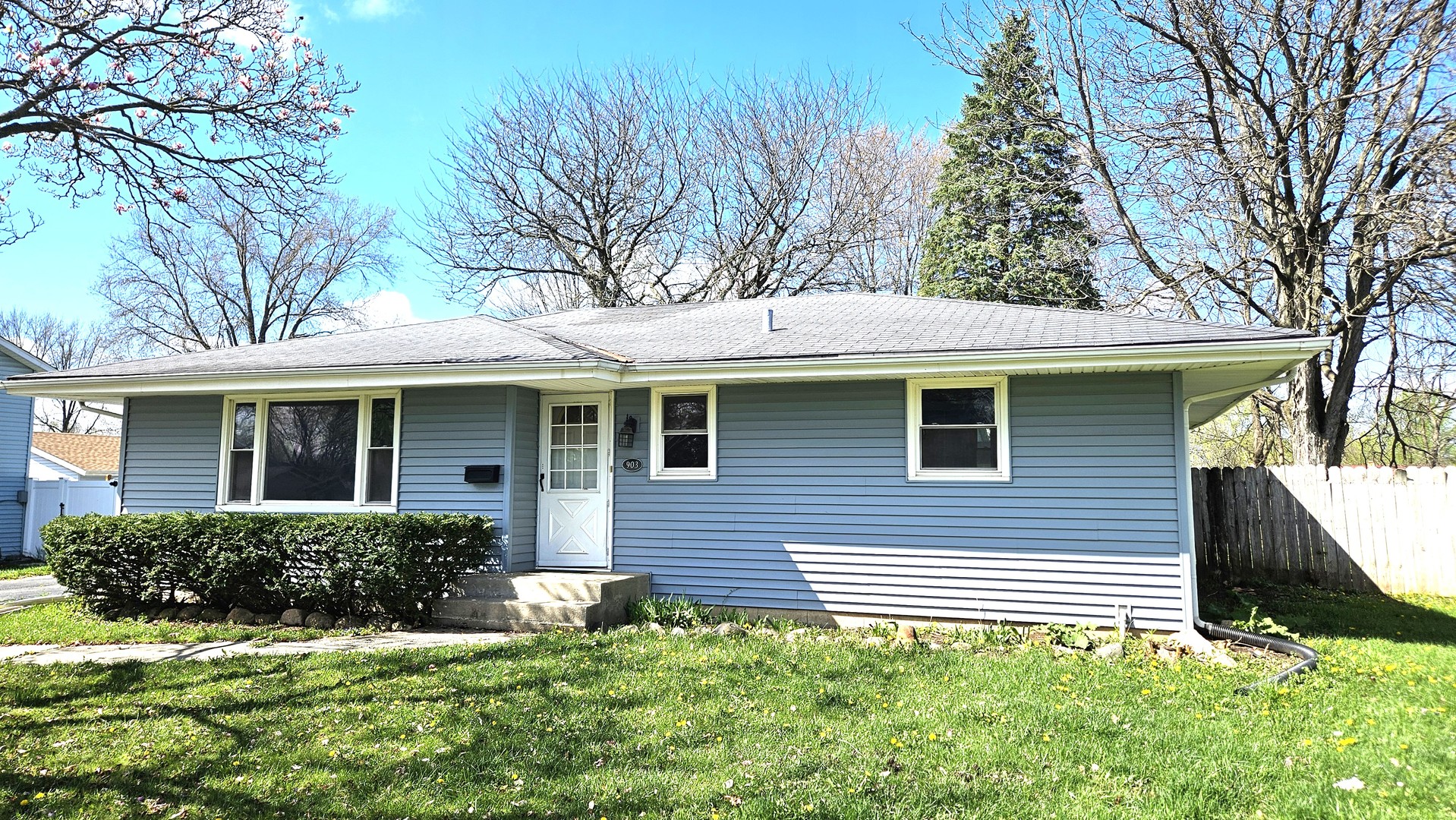 903 W 10th Street, Belvidere, IL