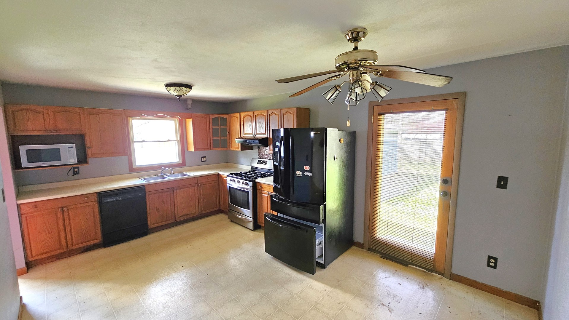 903 W 10th Street, Belvidere, IL