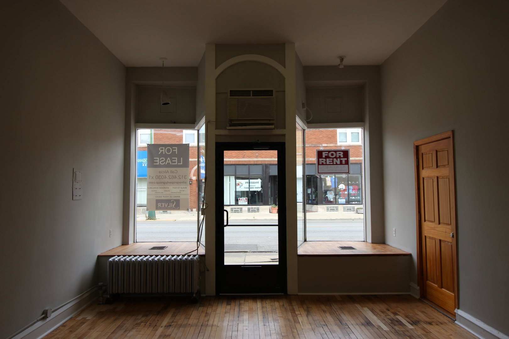 6057 W Addison Street, Chicago, IL