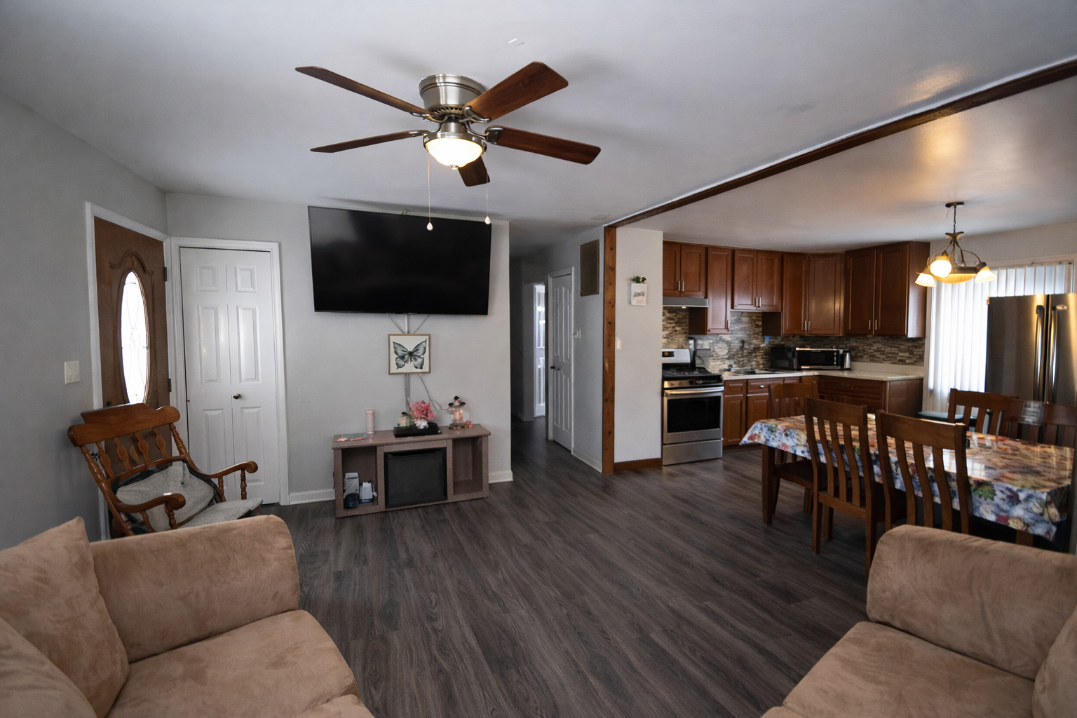 2042 GIDEON Avenue, Zion, IL