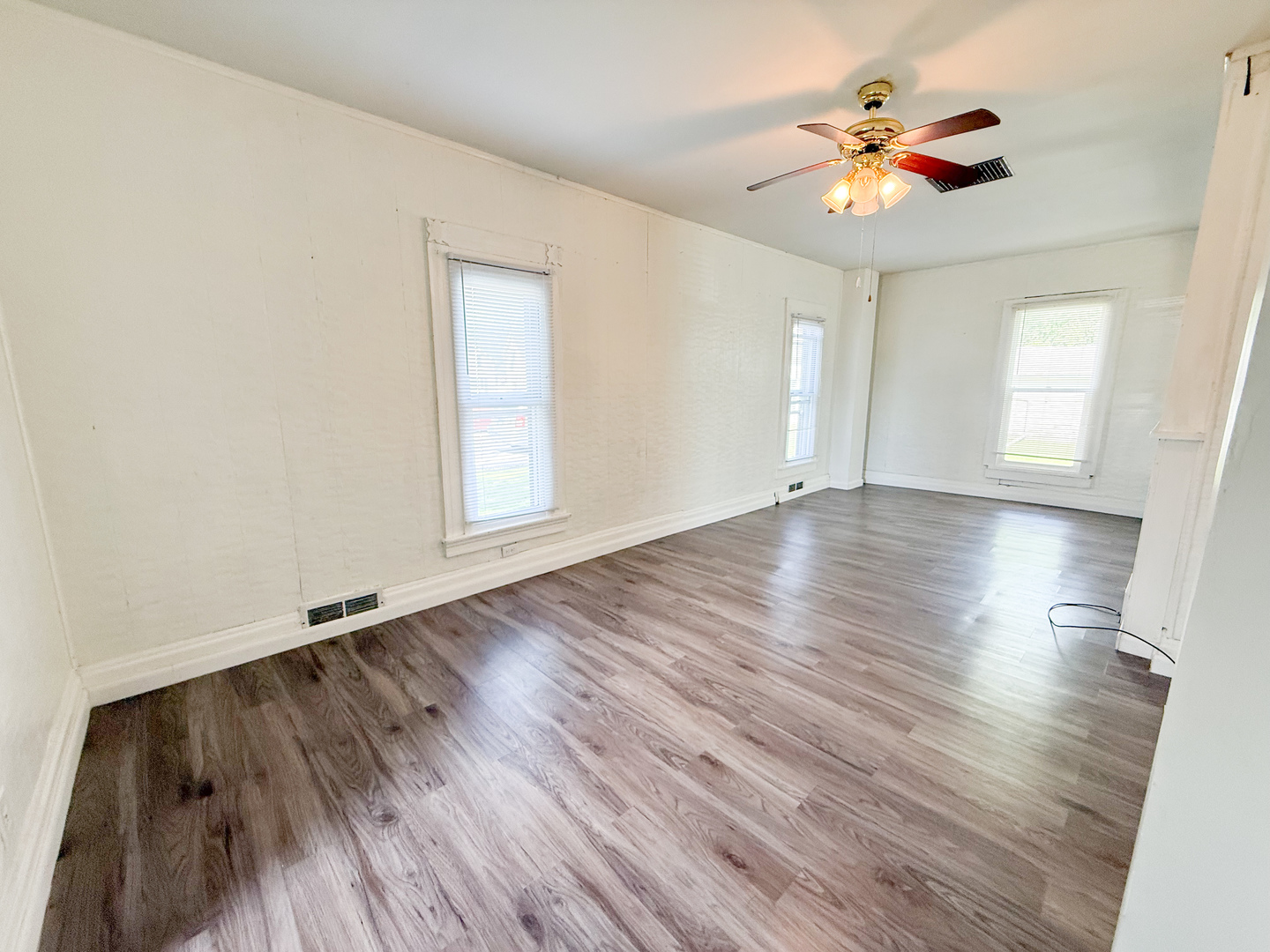 408 Ave E, Sterling, IL