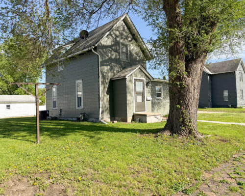 408 Ave E, Sterling, IL