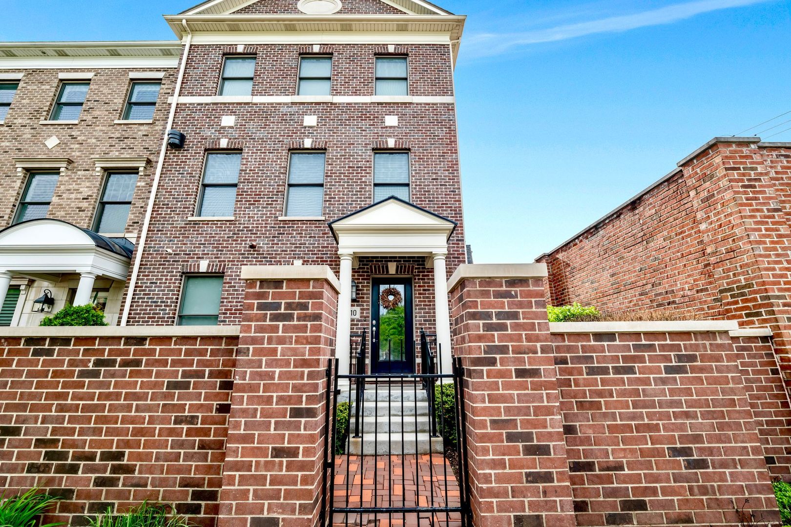 110 S Washington Street, Wheaton, IL