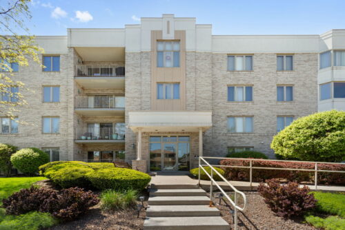 10720 S Washington Street #205, Oak Lawn, IL