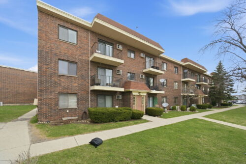 940 N Rohlwing Road #201A, Addison, IL
