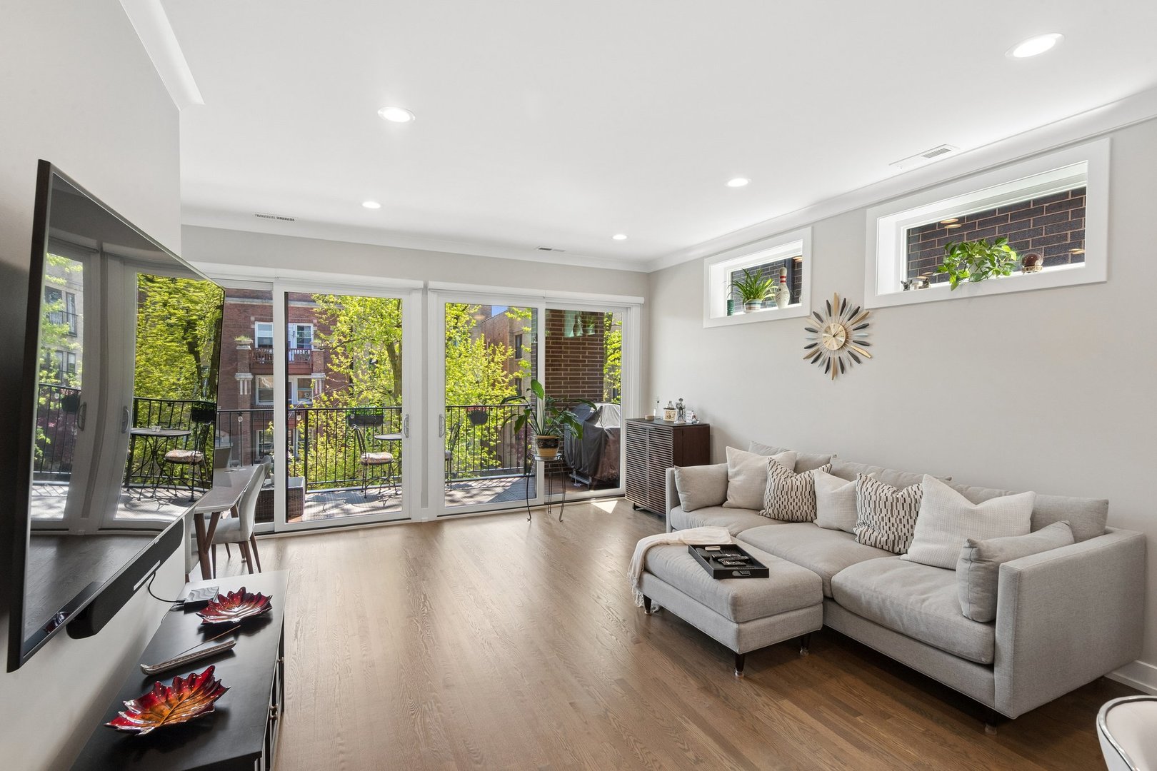 1466 W Winona Street #2, Chicago, IL