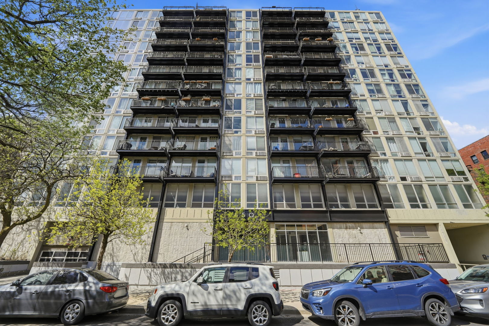 450 W Briar Place #5F, Chicago, IL