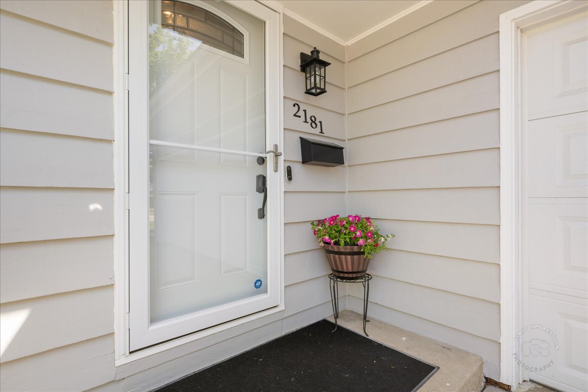 2181 W Illinois Avenue, Aurora, IL