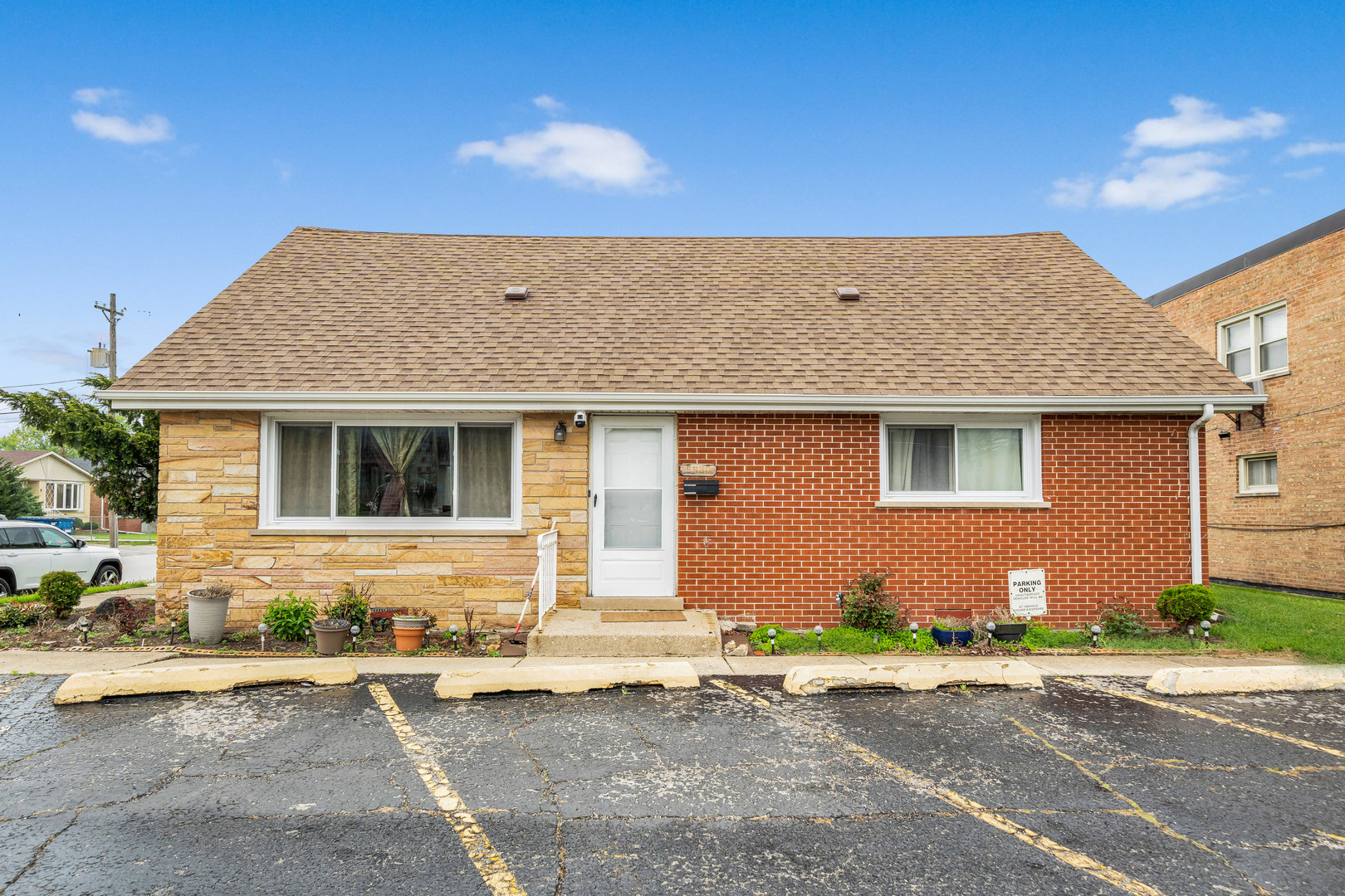 5930 W 79th Street, Burbank, IL