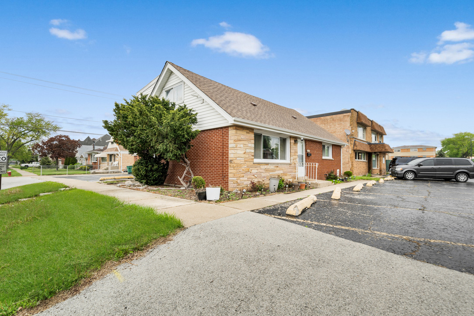 5930 W 79th Street, Burbank, IL