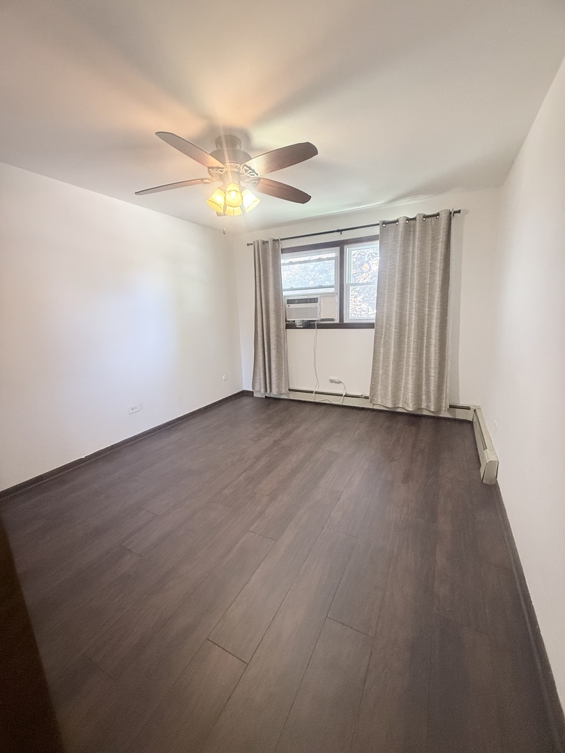 7601 Banks Street #2E, Justice, IL