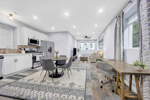 5843 W Corcoran Place, Chicago, IL