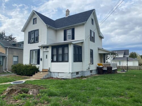 536 W American Street, Freeport, IL