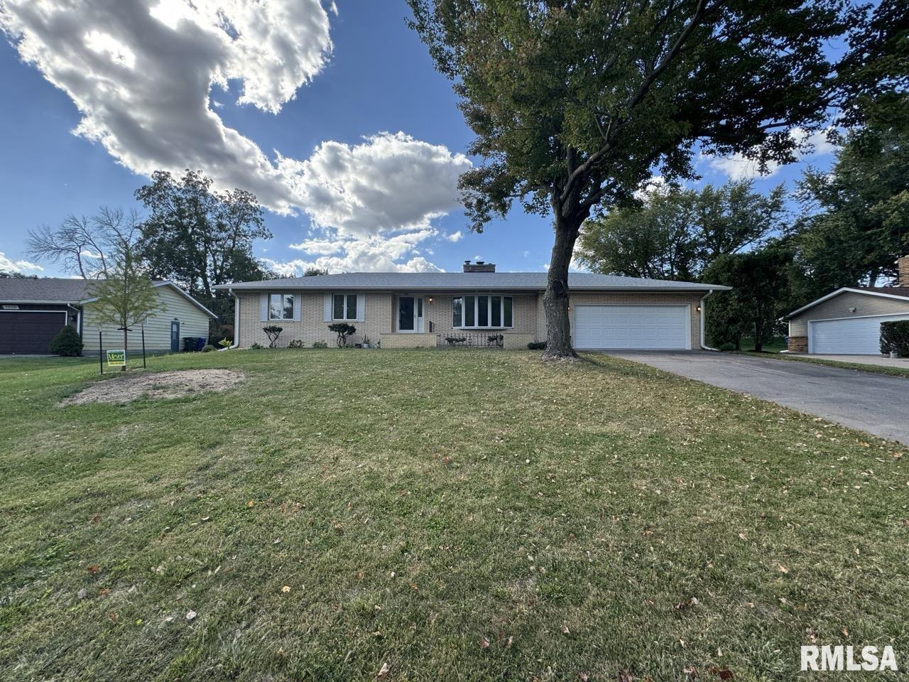3816 RIDGEWOOD Drive, Davenport, IA