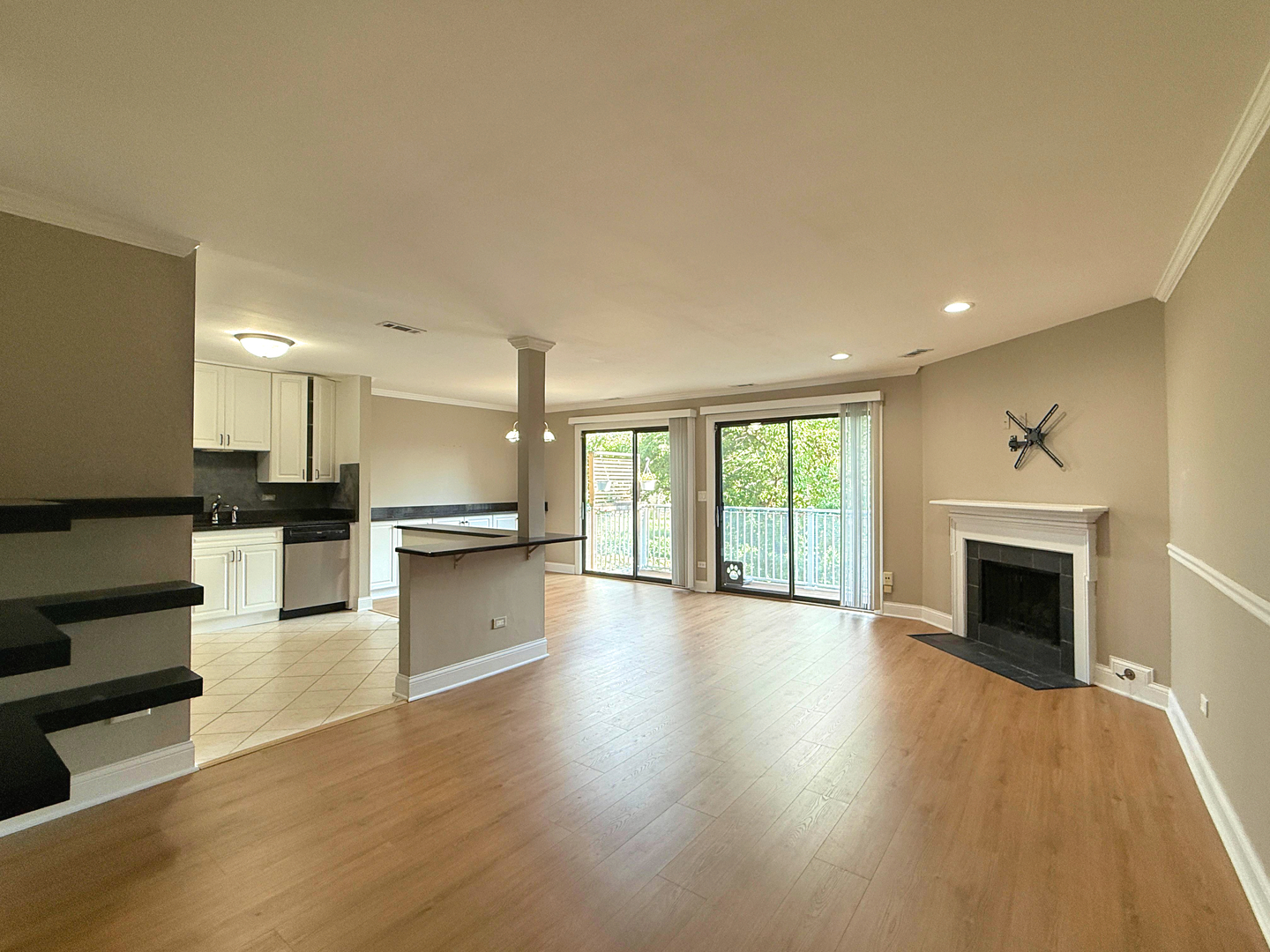 941 Yosemite Trail #C7, Roselle, IL