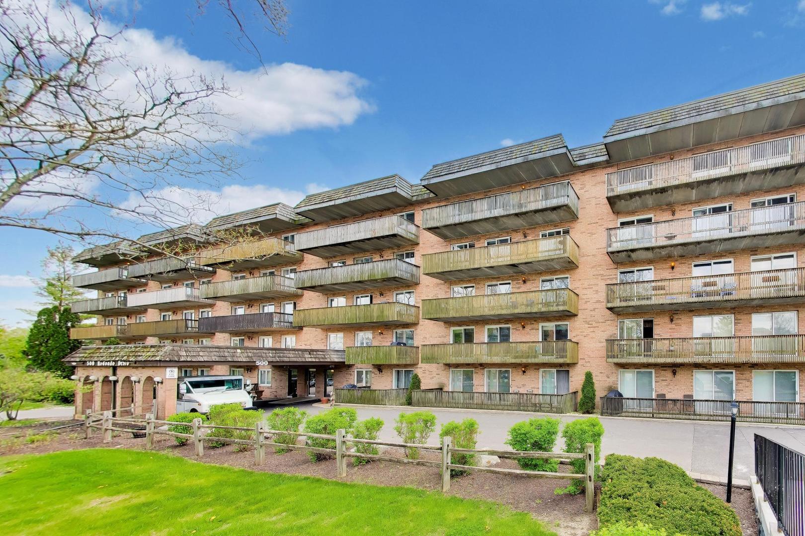 500 Redondo Drive #111, Downers Grove, IL