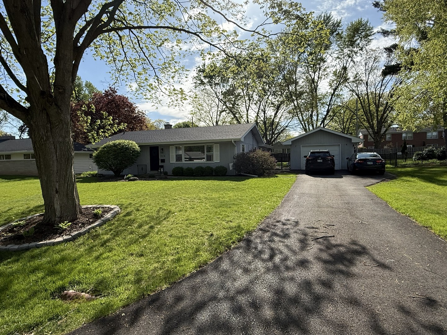 326 Maple Lane, Geneva, IL