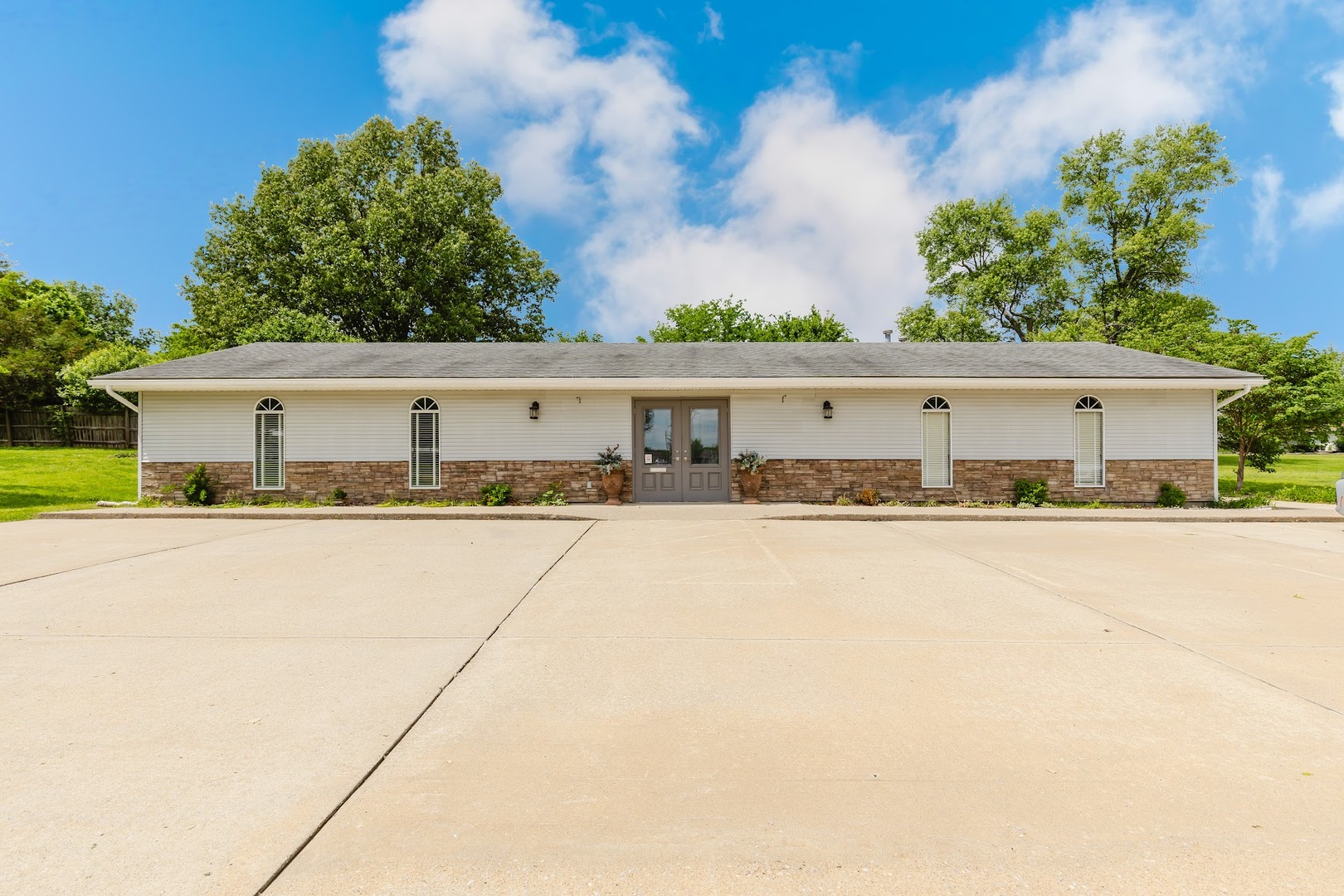 125 W Clark Street, Harrisburg, IL