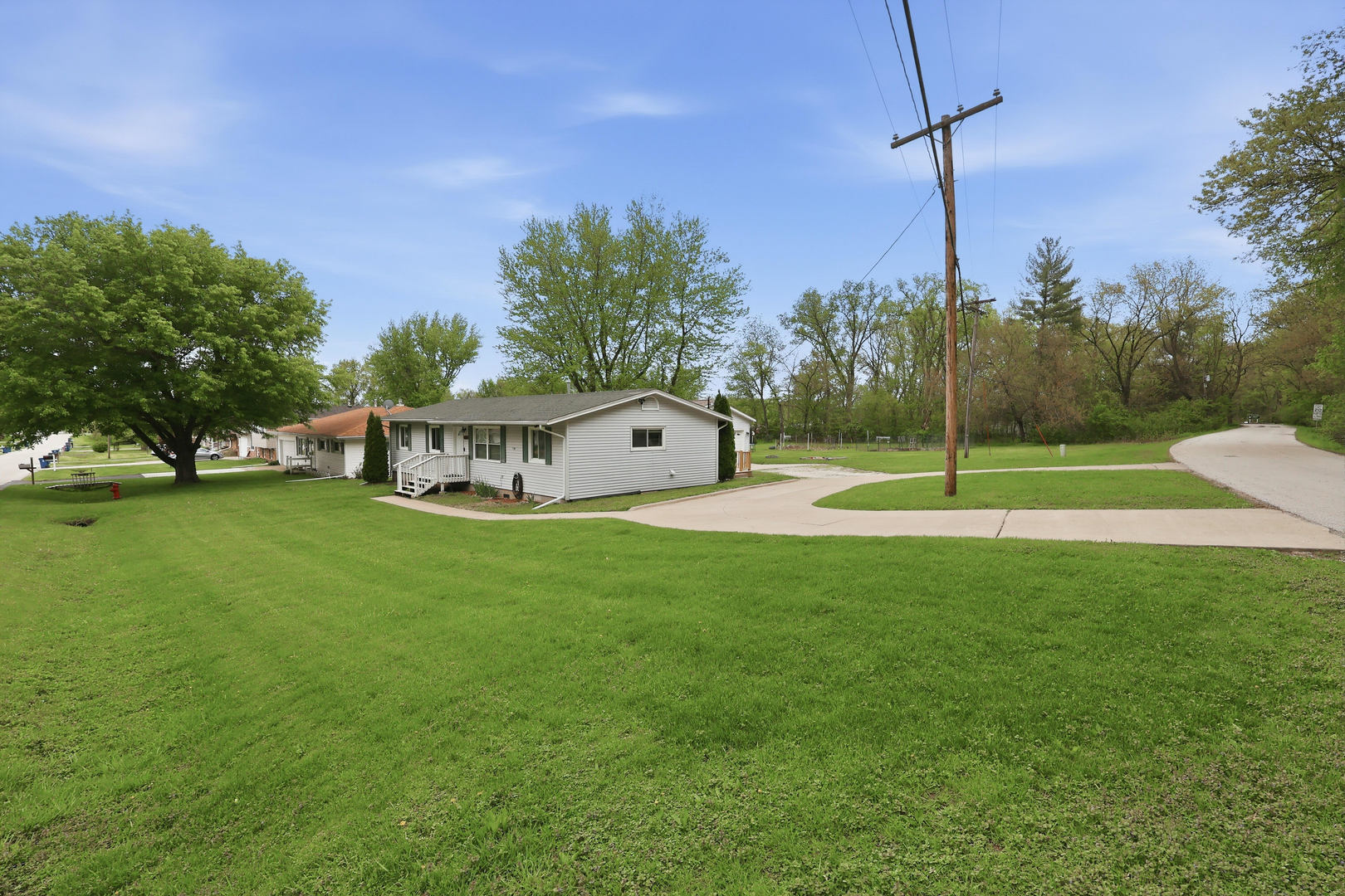 137 E 7th Street, Coal Valley, IL