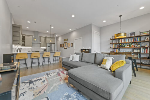 2733 W Hirsch Street #2E, Chicago, IL