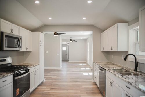 113 W 4th, Golden, IL