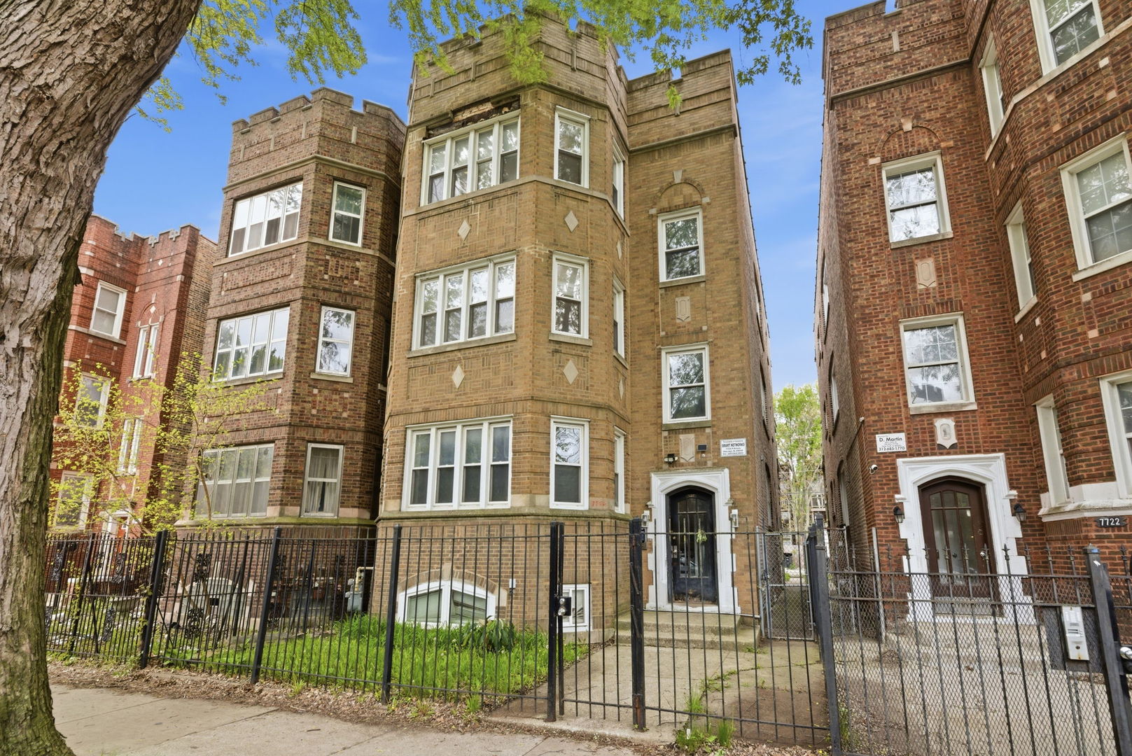 7724 S Essex Avenue, Chicago, IL