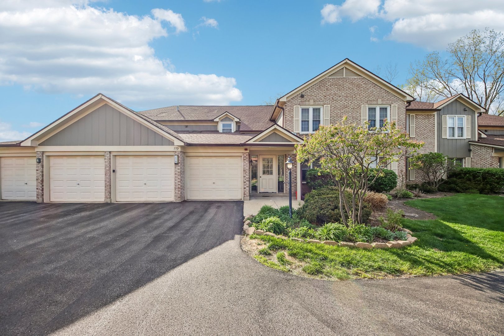 170 Grove Avenue #B, Des Plaines, IL