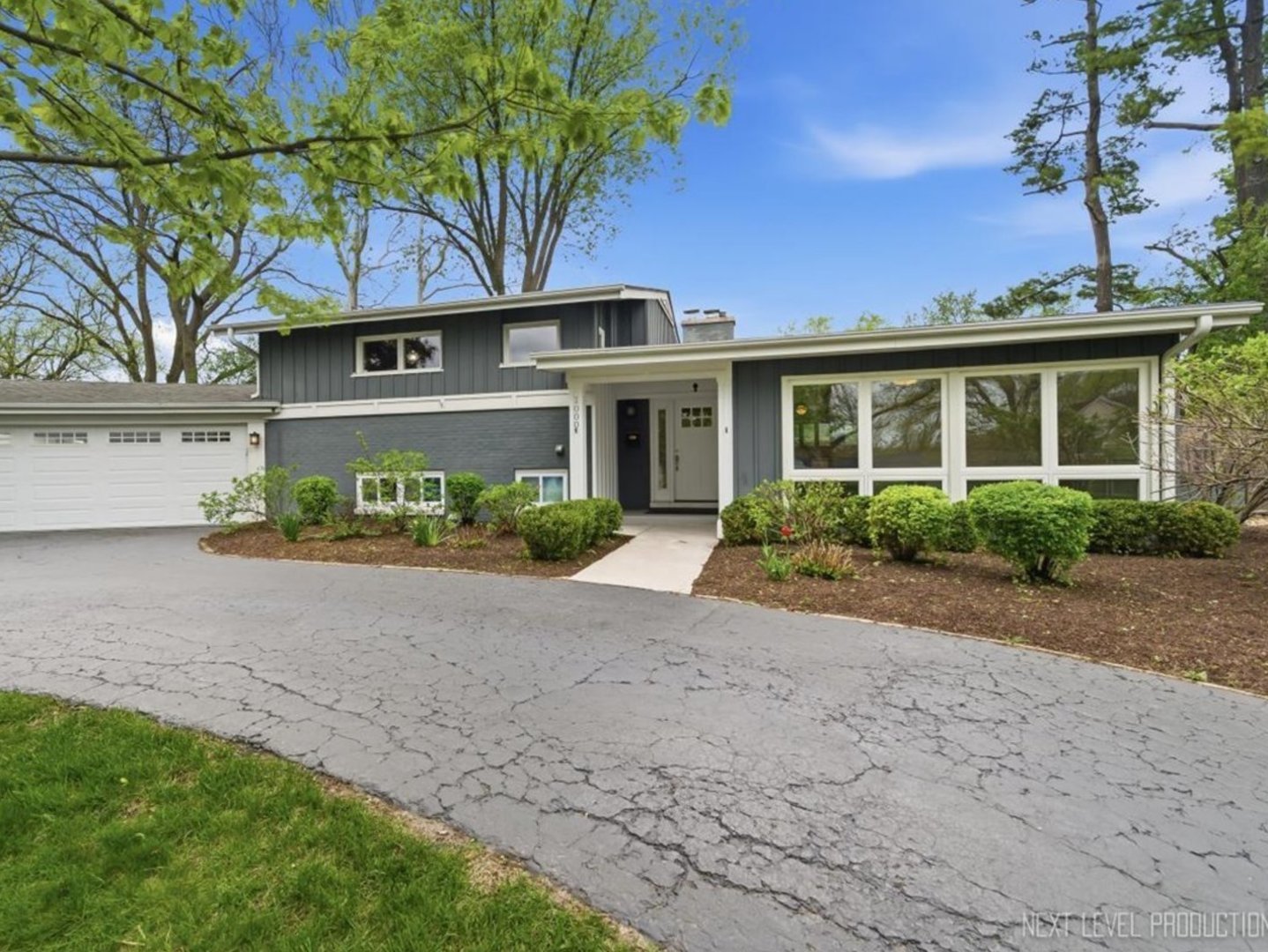 1000 CREST Street, Wheaton, IL