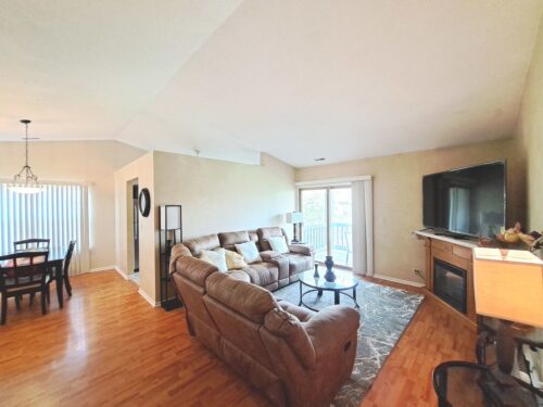 216 Stoneybrook Lane #2C, Bloomingdale, IL