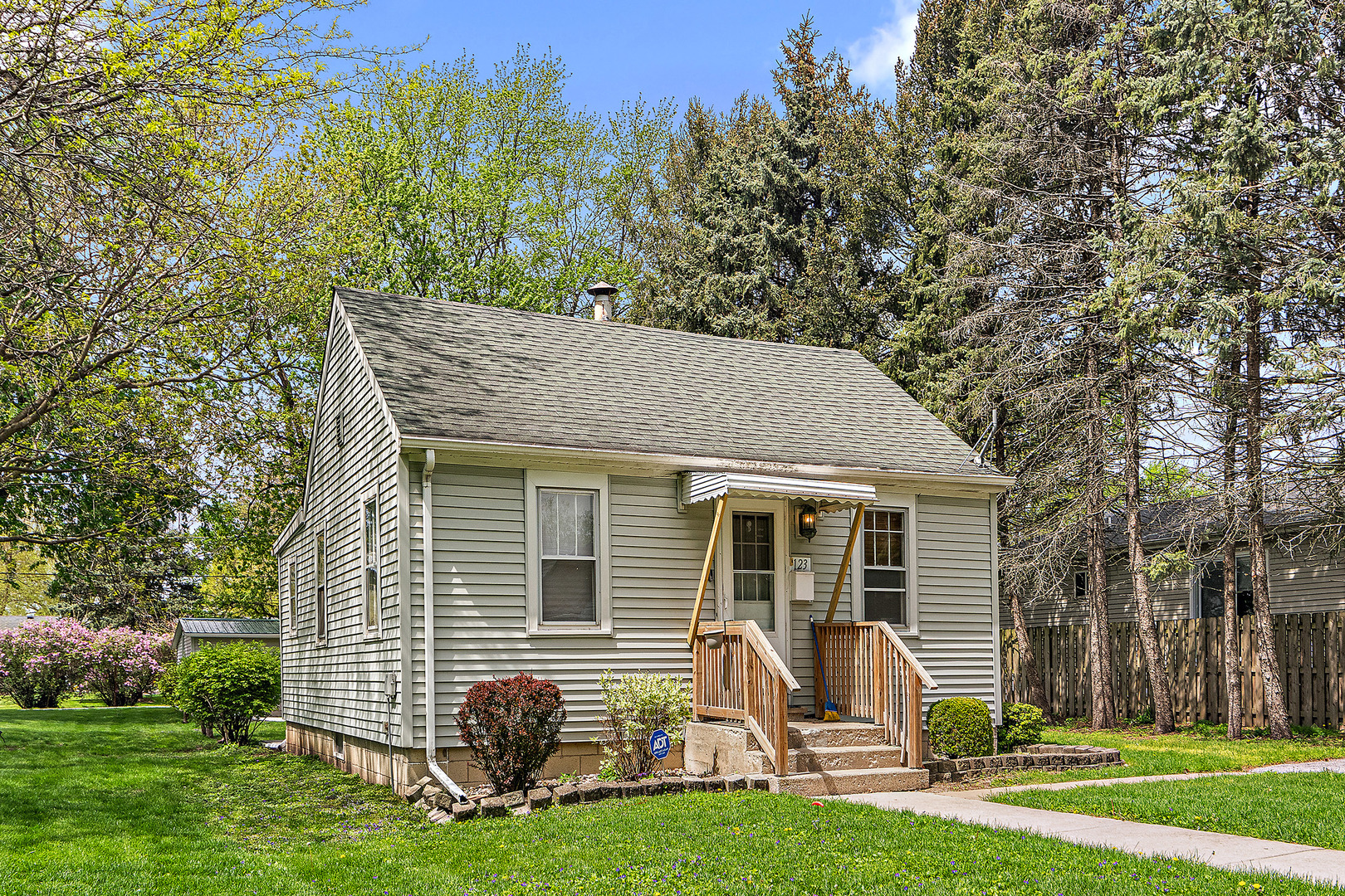 123 S Elm Street, Manteno, IL