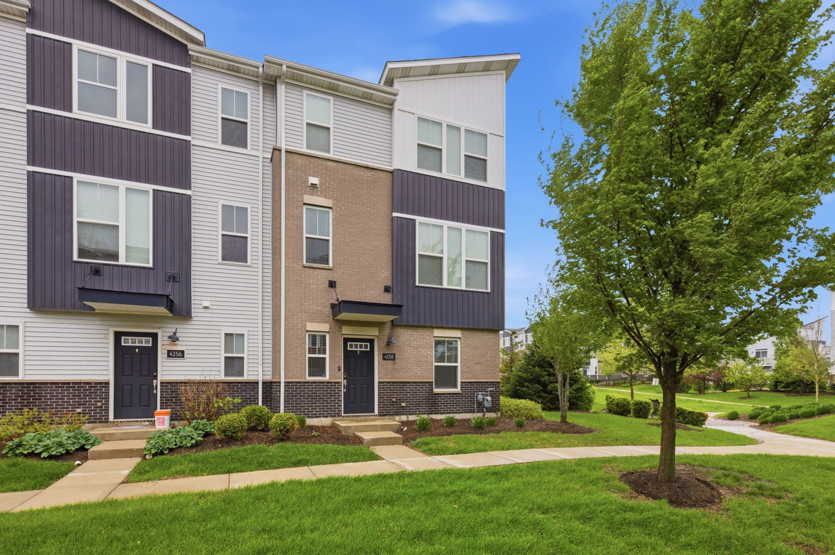 4158 Irving Road, Aurora, IL