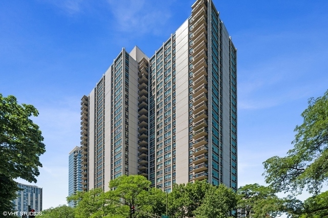 1255 N Sandburg Terrace #2912, Chicago, IL