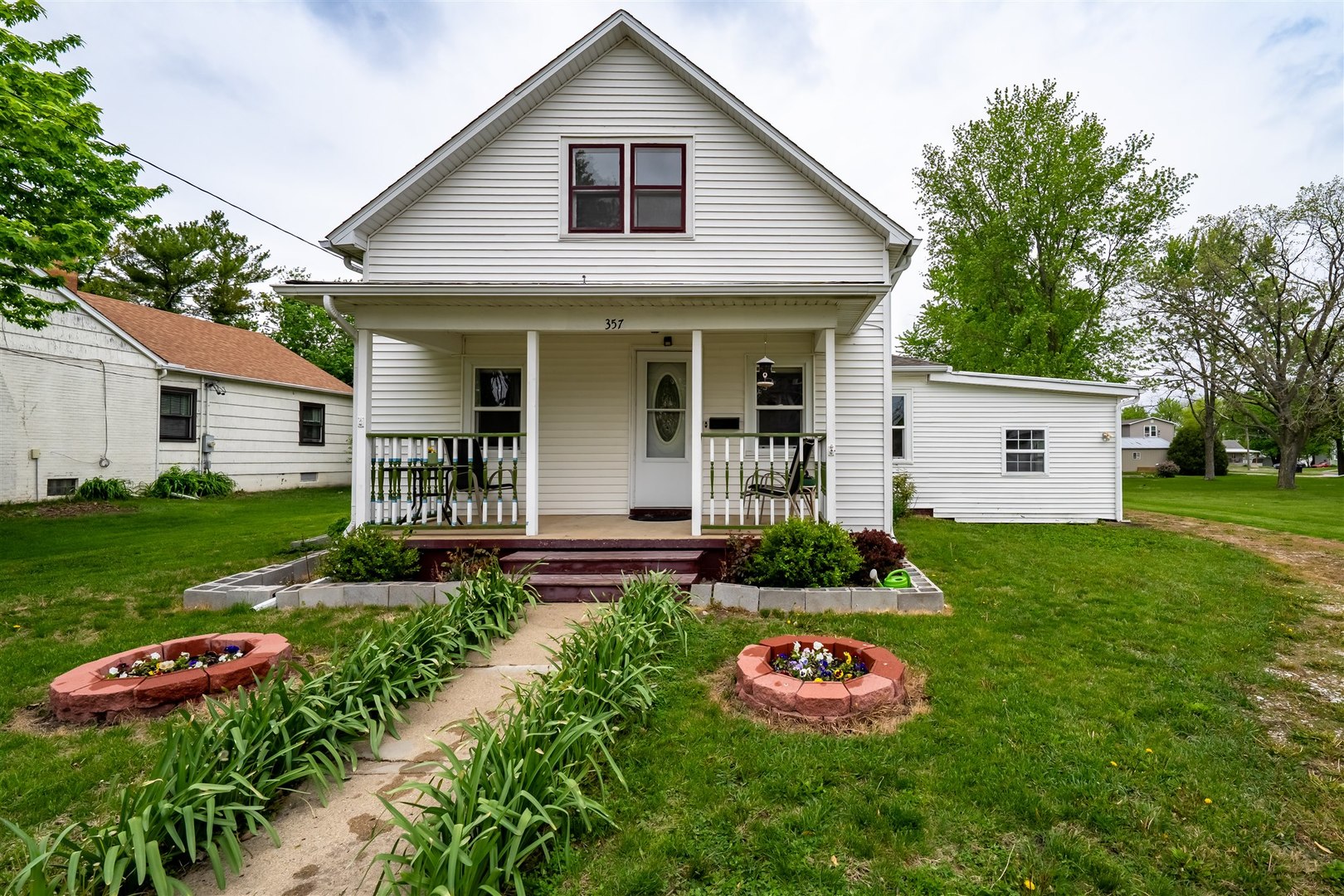 357 W 3rd Street, El Paso, IL