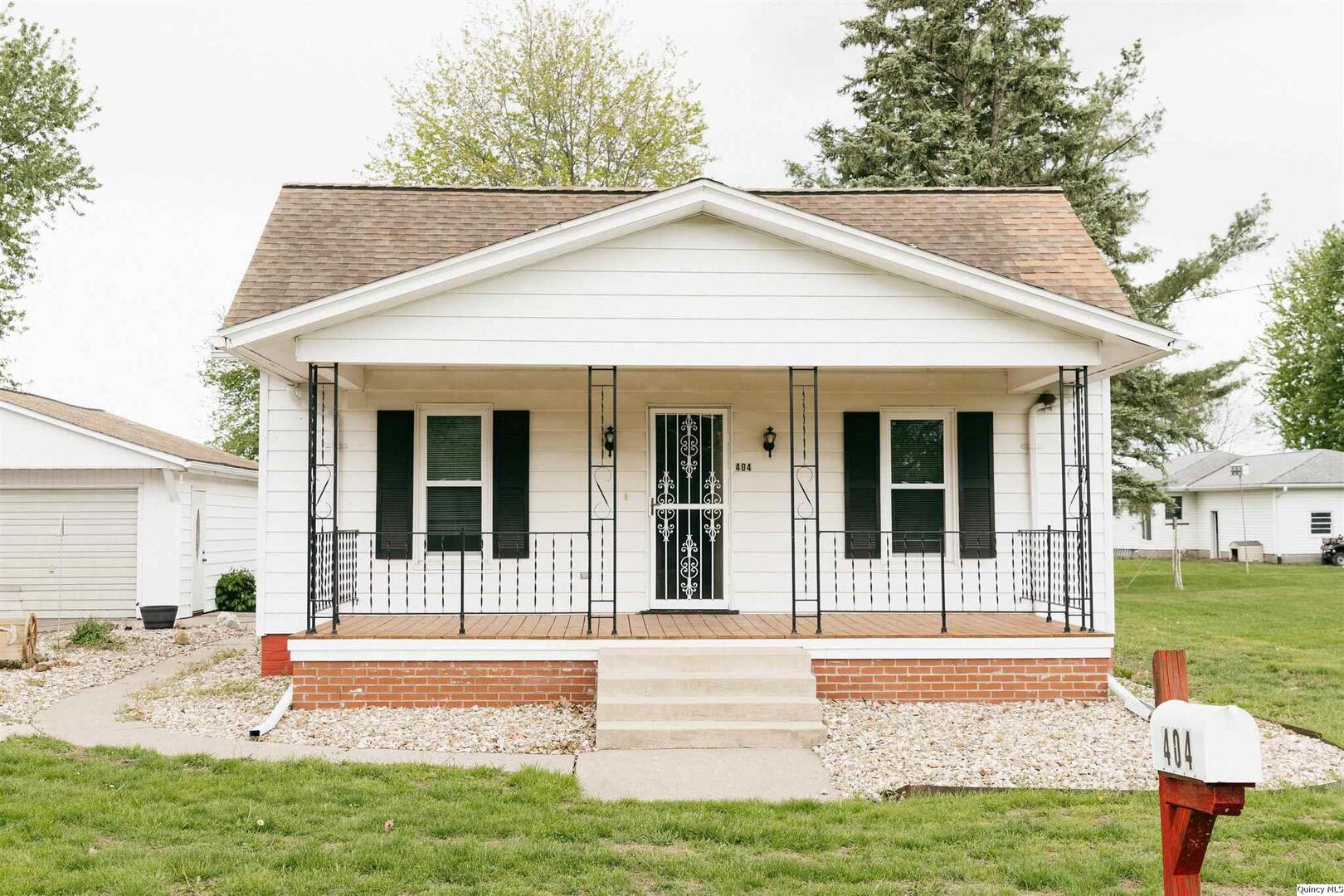 404 Hanna, Golden, IL
