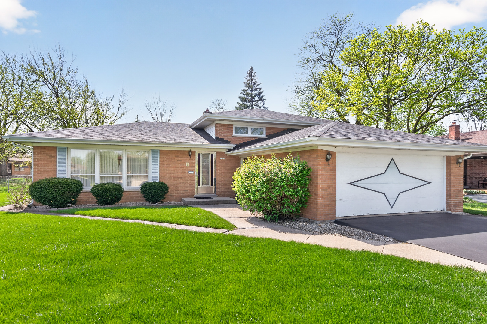 549 E 168th Street, South Holland, IL