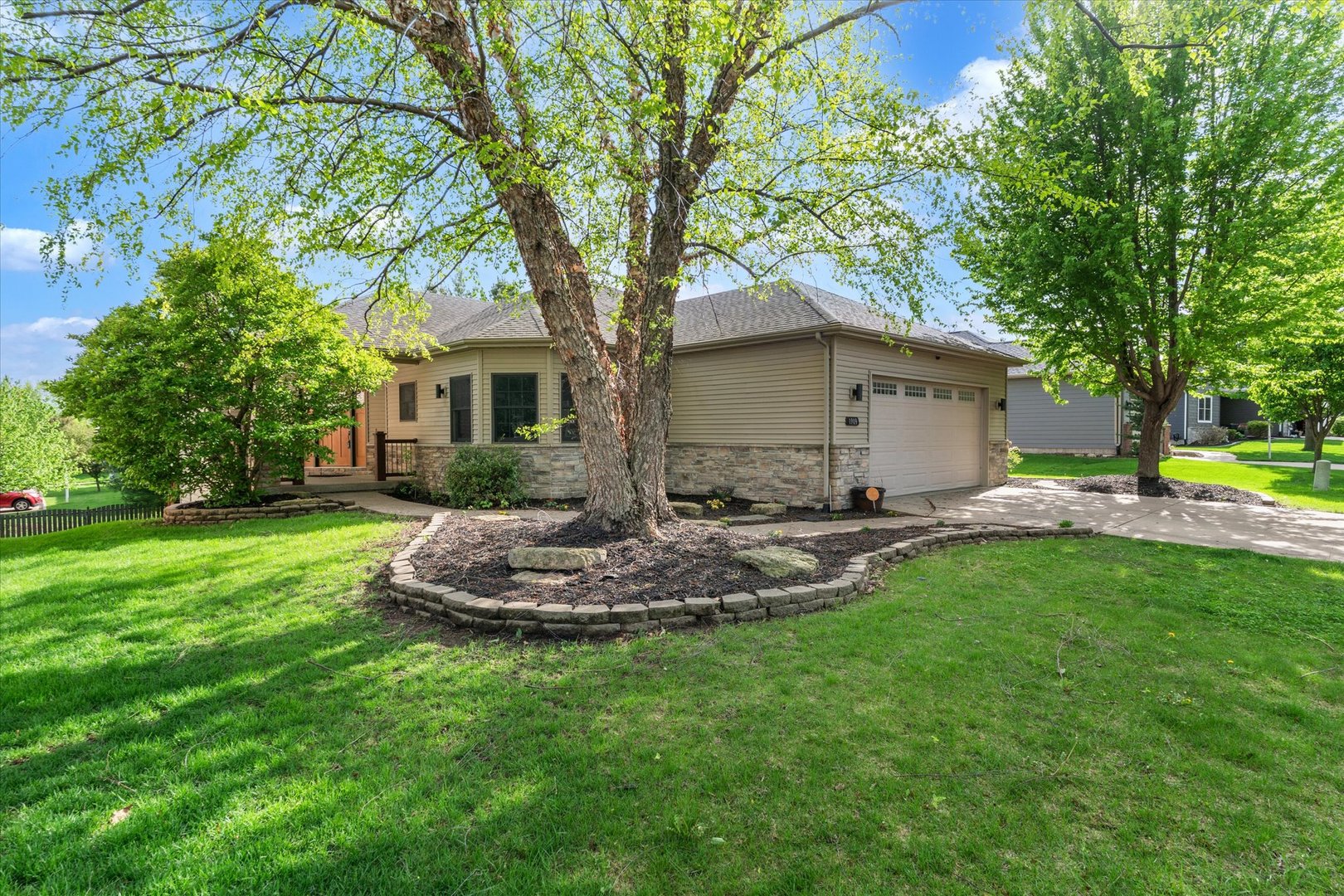 1909 E 58th Street, Davenport, IA