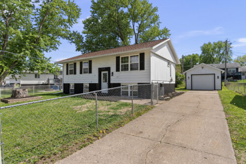 3345 W Garfield Street, Davenport, IA