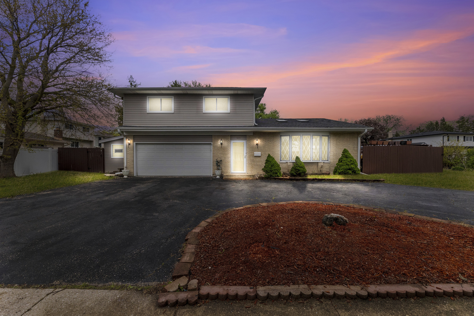 409 Hillcrest Lane, Lombard, IL