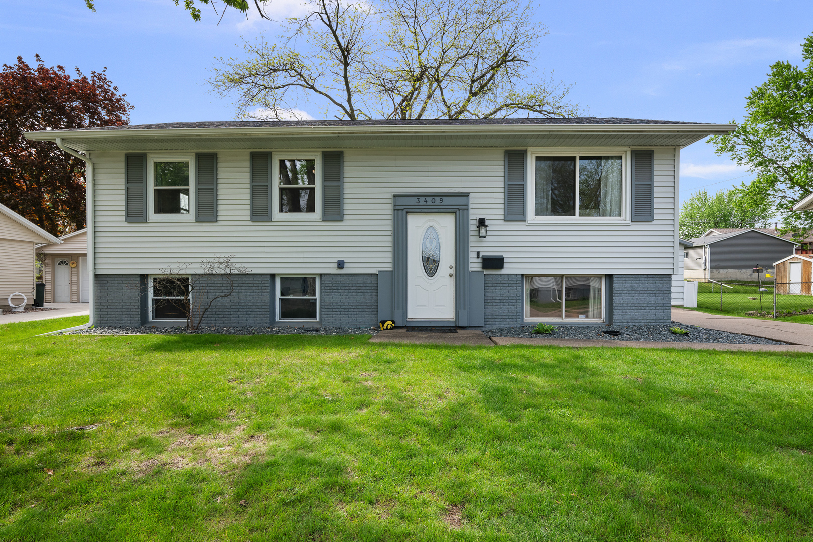 3409 W Garfield Street, Davenport, IA